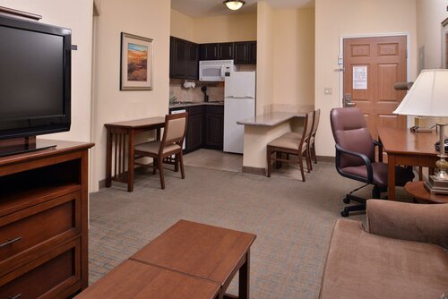Гостиница Staybridge Suites Oklahoma City Airport by Ihg в Муре