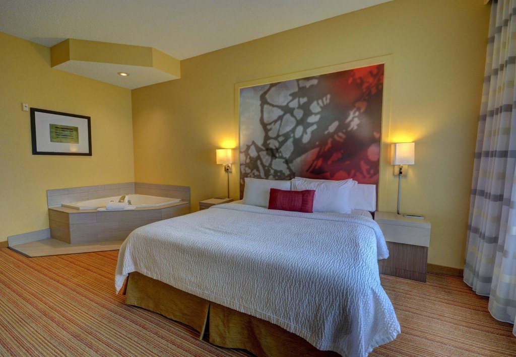 Фото Courtyard by Marriott Lafayette Airport