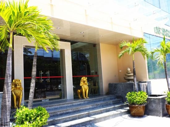 Фото The Travellers Hotel