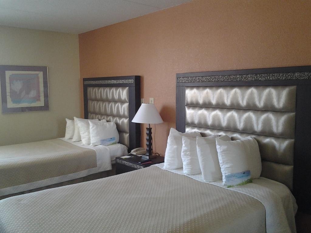 Фото Holiday Inn Express Minneapolis West Plymouth, an Ihg Hotel