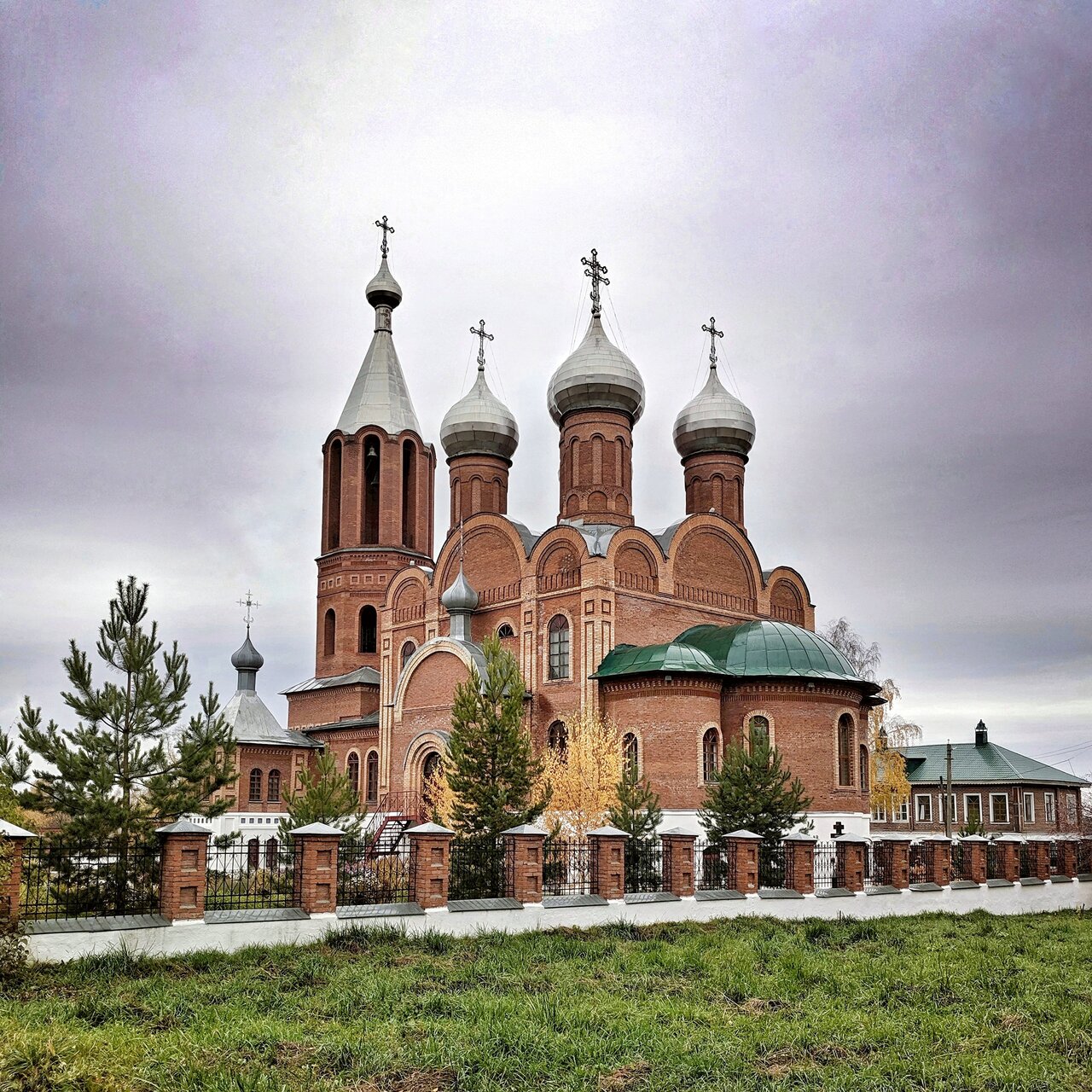 Церковь всех святых колхозная ул 48 фото