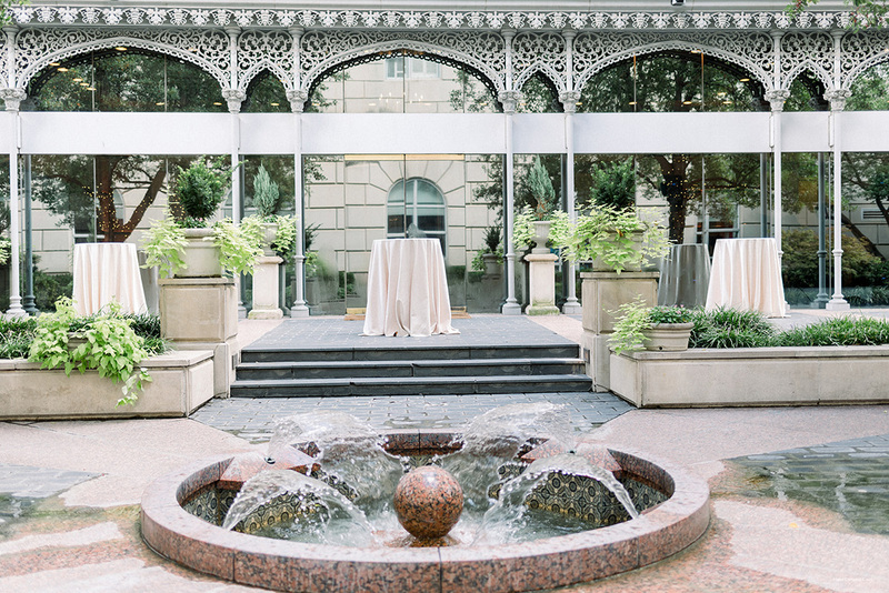 Фото Hotel Crescent Court