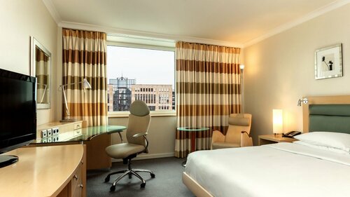 Внешний вид отеля Hilton Düsseldorf в Дюссельдорфе, фото 4