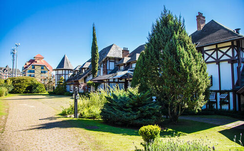 Внешний вид отеля Chateau La Villette в Кампос-ду-Жордану, фото 3