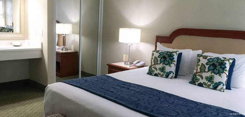 Фото La Avenida Inn