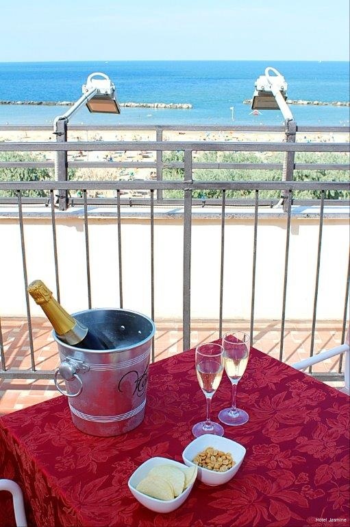 Фото Hotel Jasmine