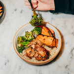 Dig (Manhattan Borough, Broadway, 1407), restaurant