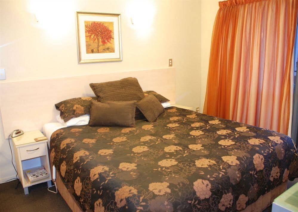 Фото 166 Majestic Court Motel