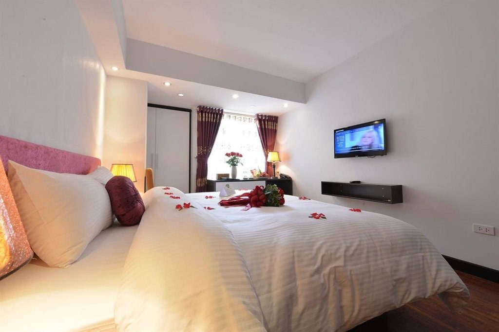 Фото Golden Sun Suites Hotel