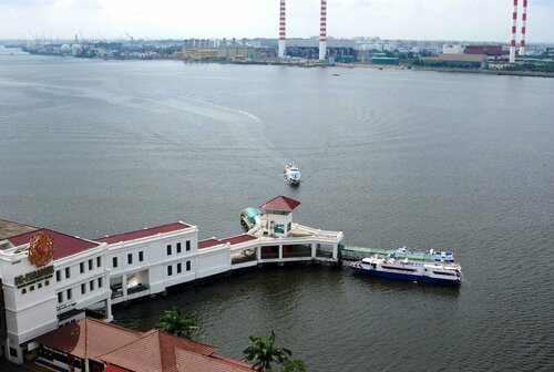 Гостиница Berjaya Waterfront Hotel