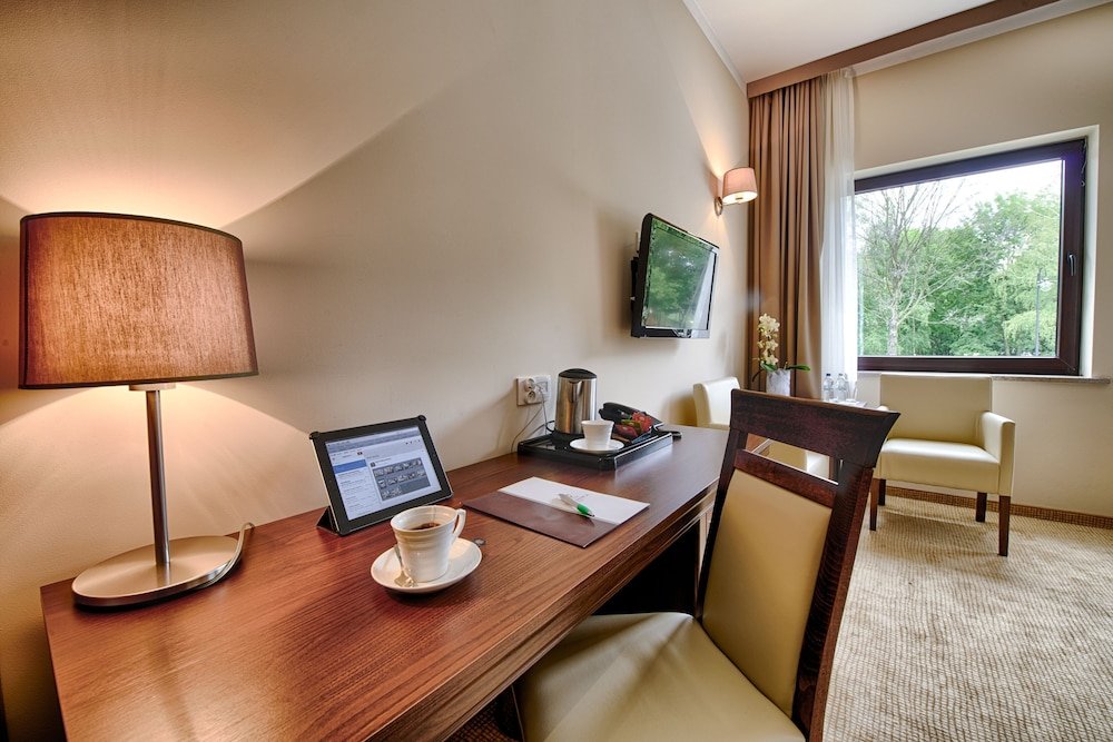 Фото Hotel Trzebnica