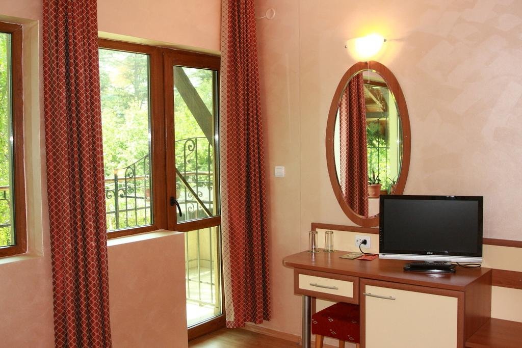 Фото отеля 2