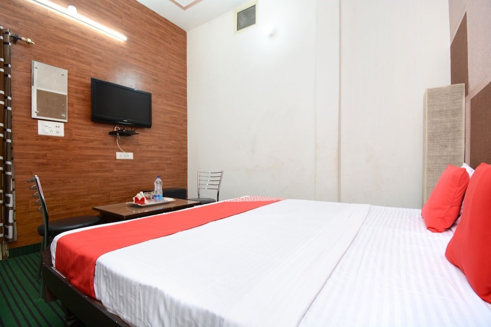 Фото Capital O 28393 Diamond Plaza