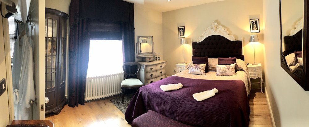 Фото The New White Lion