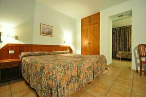 Гостиница Paris Hotel в Энкаме