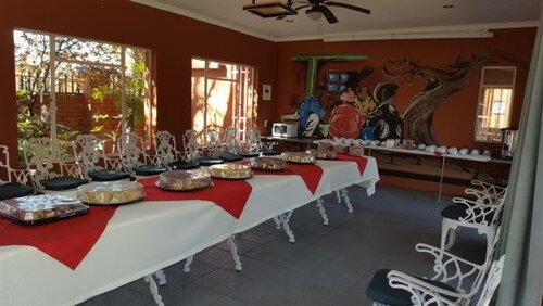 Гостиница Garden View Guest Lodge в Мафикенге