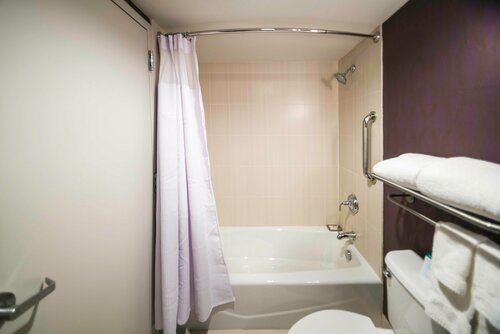 Гостиница Crowne Plaza Saddle Brook, an Ihg Hotel в Патерсоне