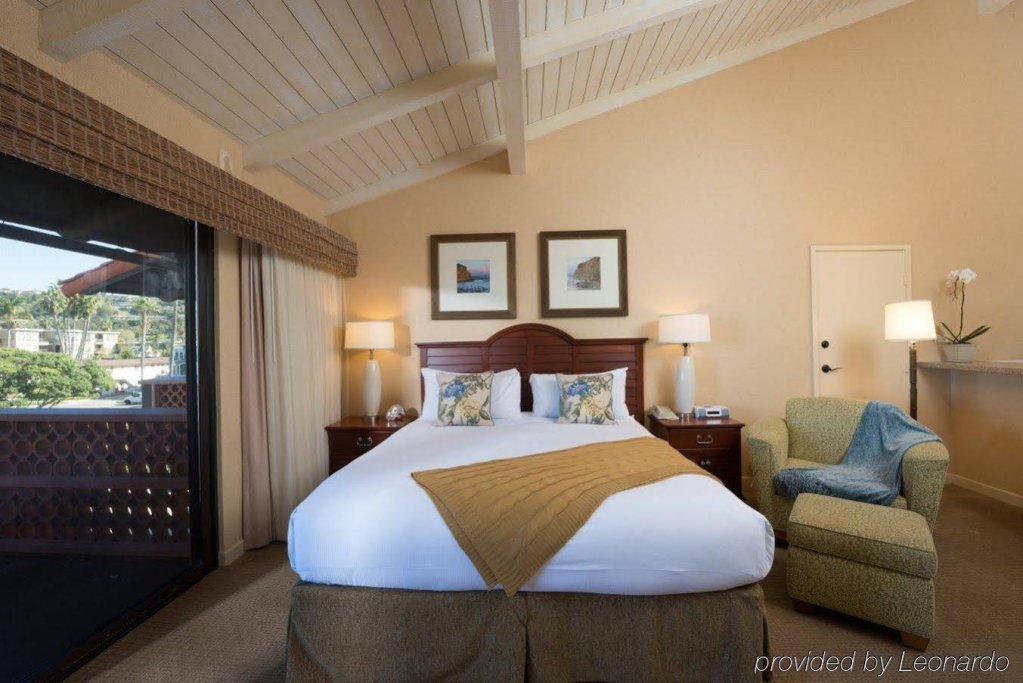 Фото La Jolla Shores Hotel