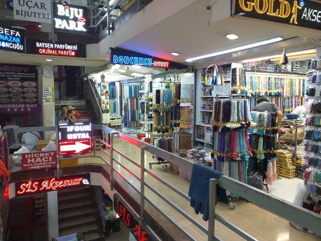 قسم التخزين Bead Seller Murat ، اسطنبول، صورة