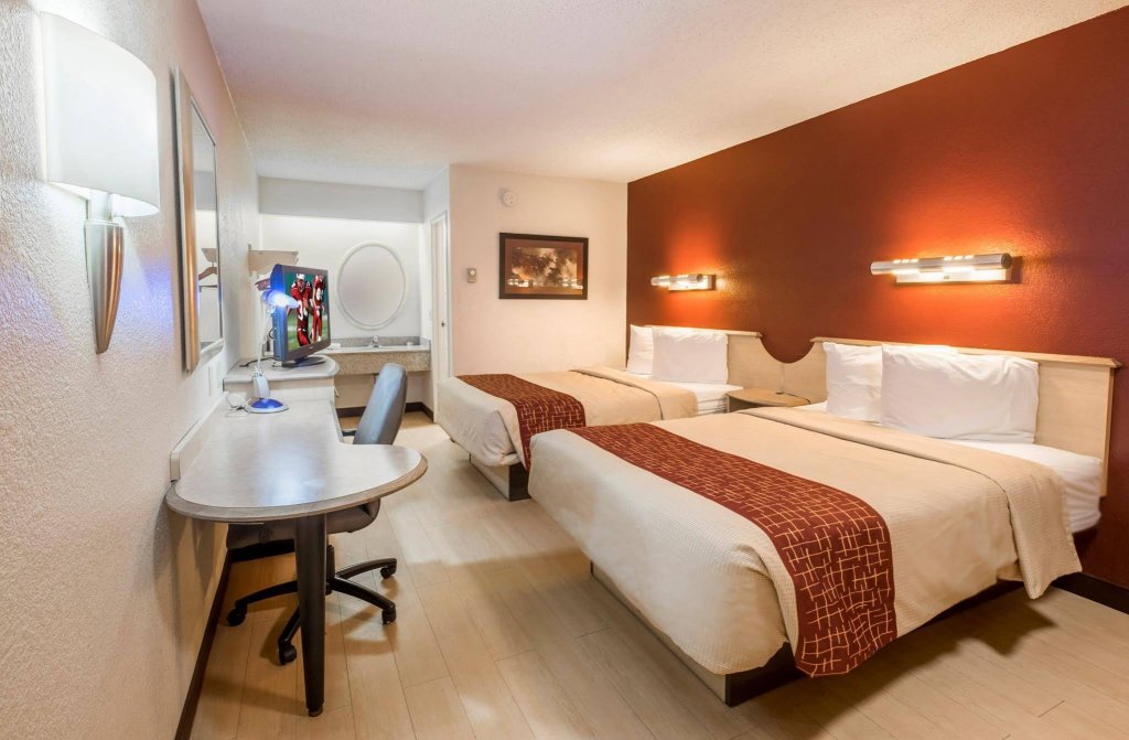 Фото Red Roof Inn Jacksonville Airport