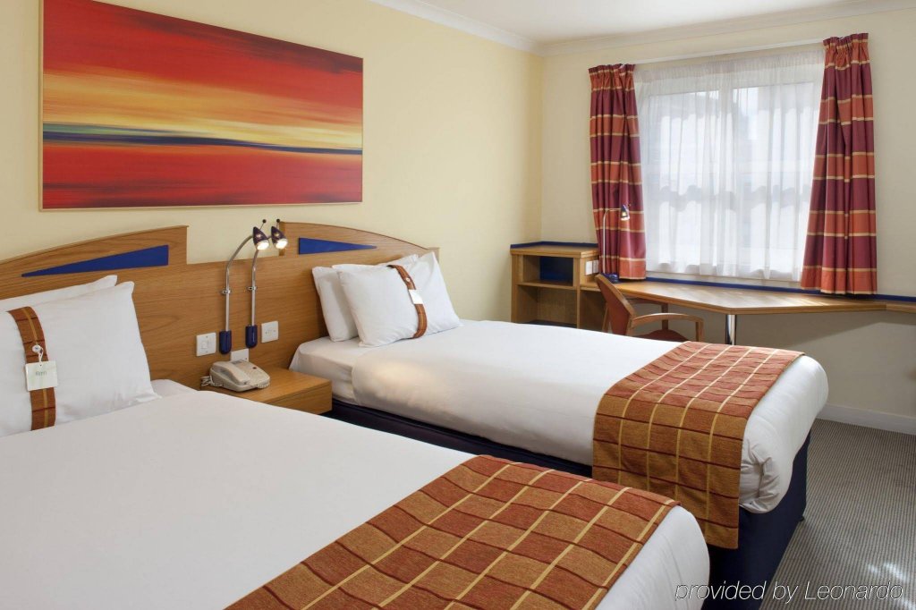 Фото Holiday Inn Express London Hammersmith, an Ihg Hotel