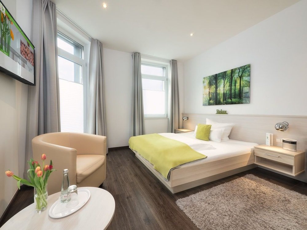 Фото отеля 2