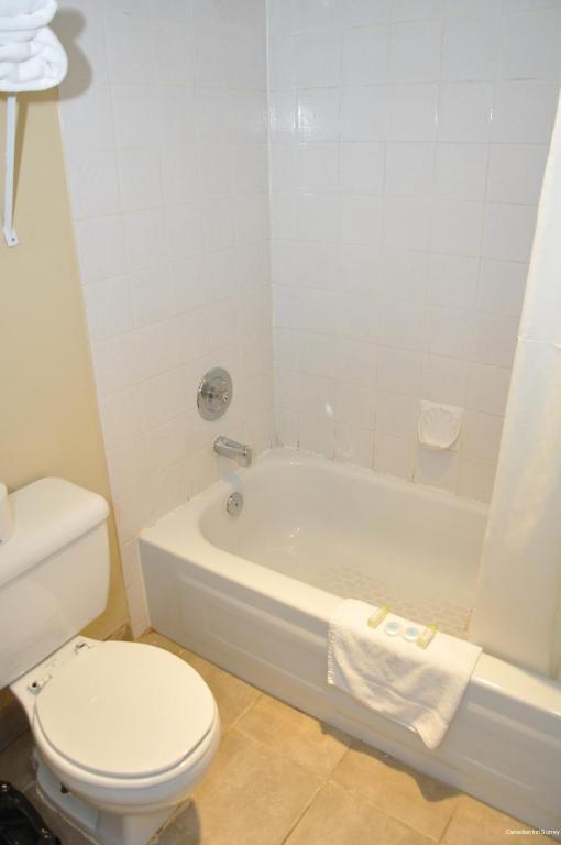 Фото Canadian Inn