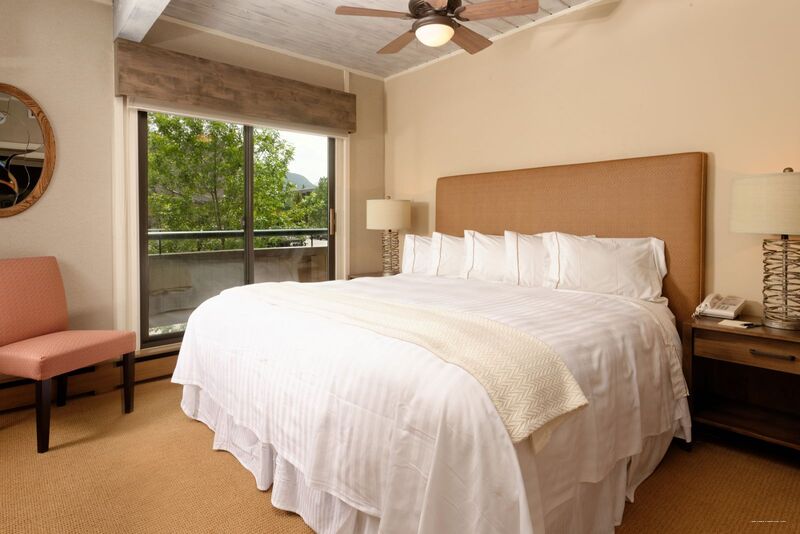 Фото Aspen Square Condominium Hotel