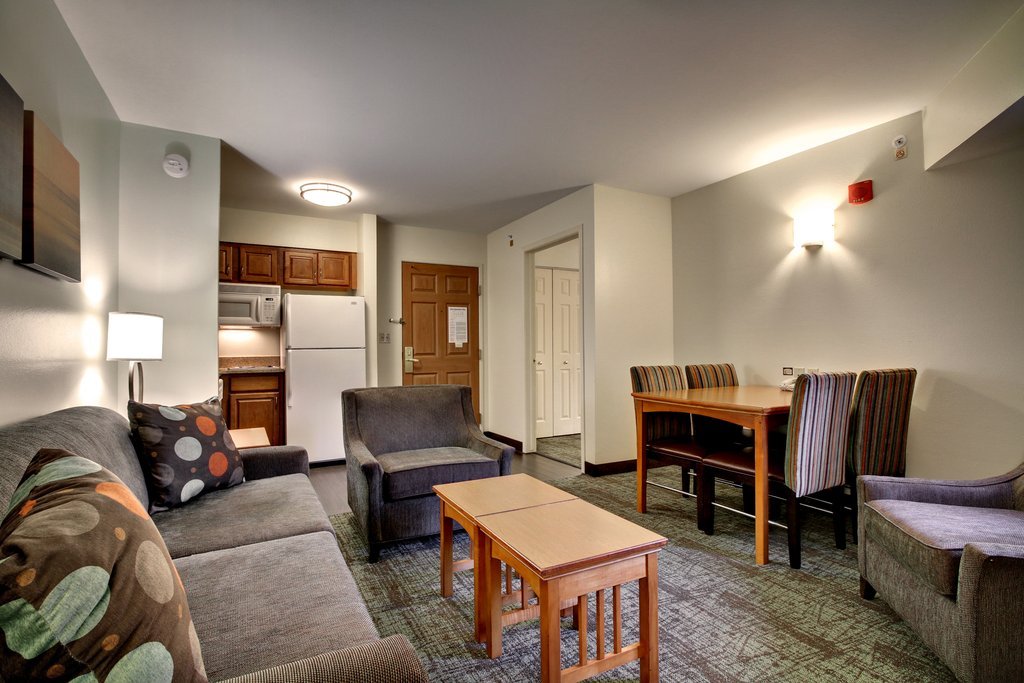 Фото Staybridge Suites Madison East, an Ihg Hotel
