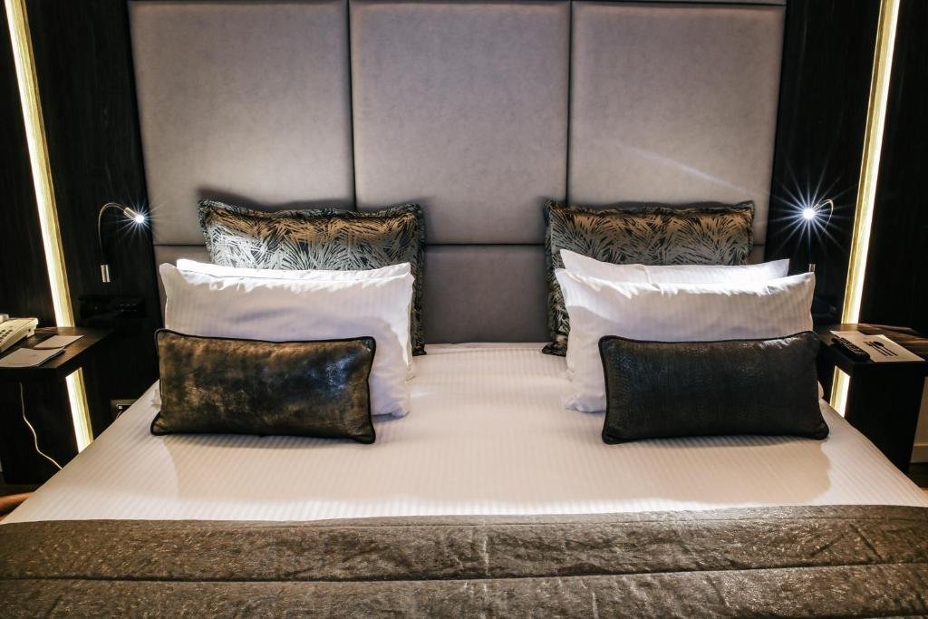 Фото Hotel The Square Milano Duomo