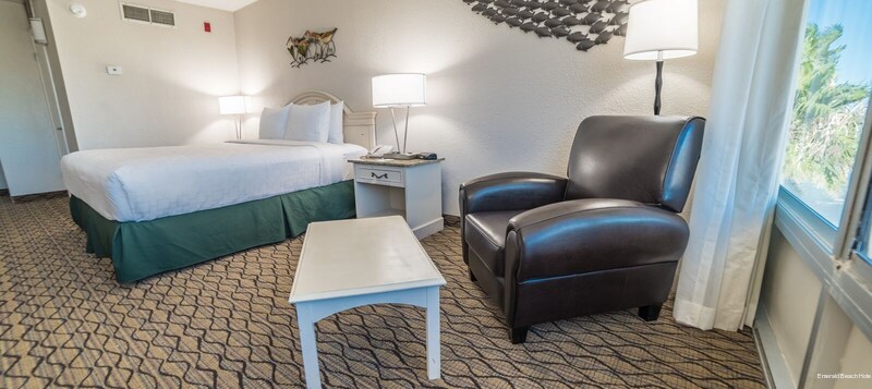 Фото Emerald Beach Hotel