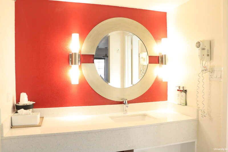 Фото University Inn