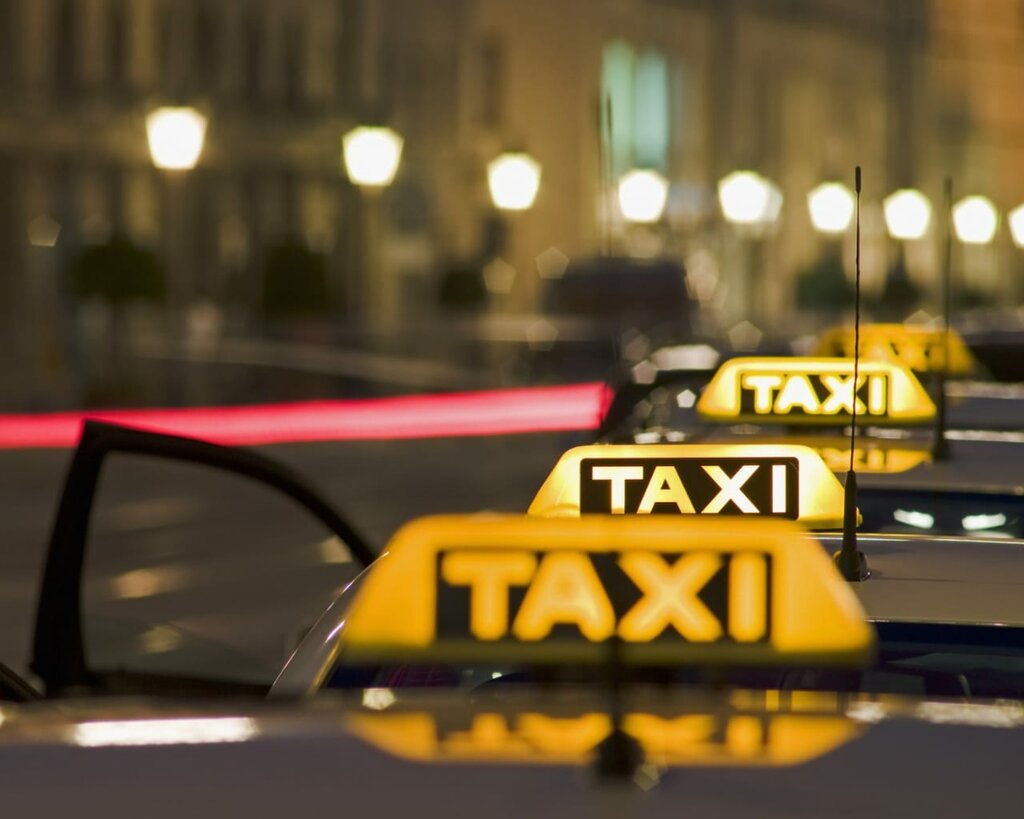 Taxi Taxis to Airport and Train Station, , foto