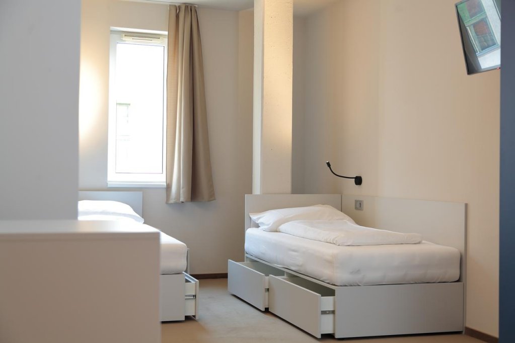 Фото Maverick Urban Lodge