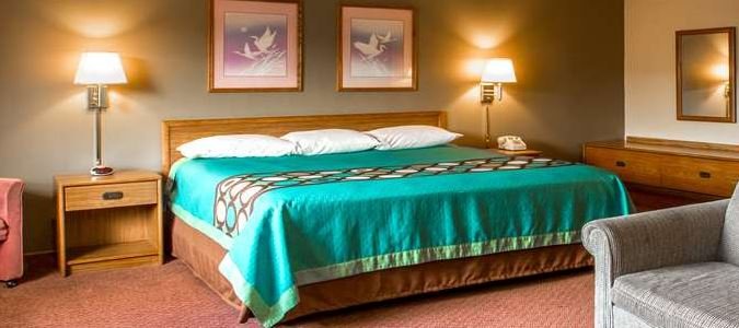 Фото Super 8 by Wyndham Hartford WI