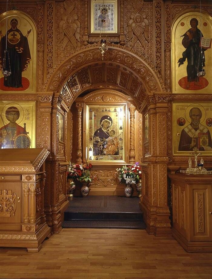 Иконы в храмах фото внутри