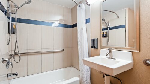 Гостиница Best Western Plus Anaheim Orange County Hotel в Фуллертоне