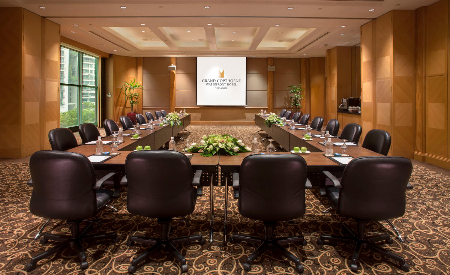 Фото отеля 1