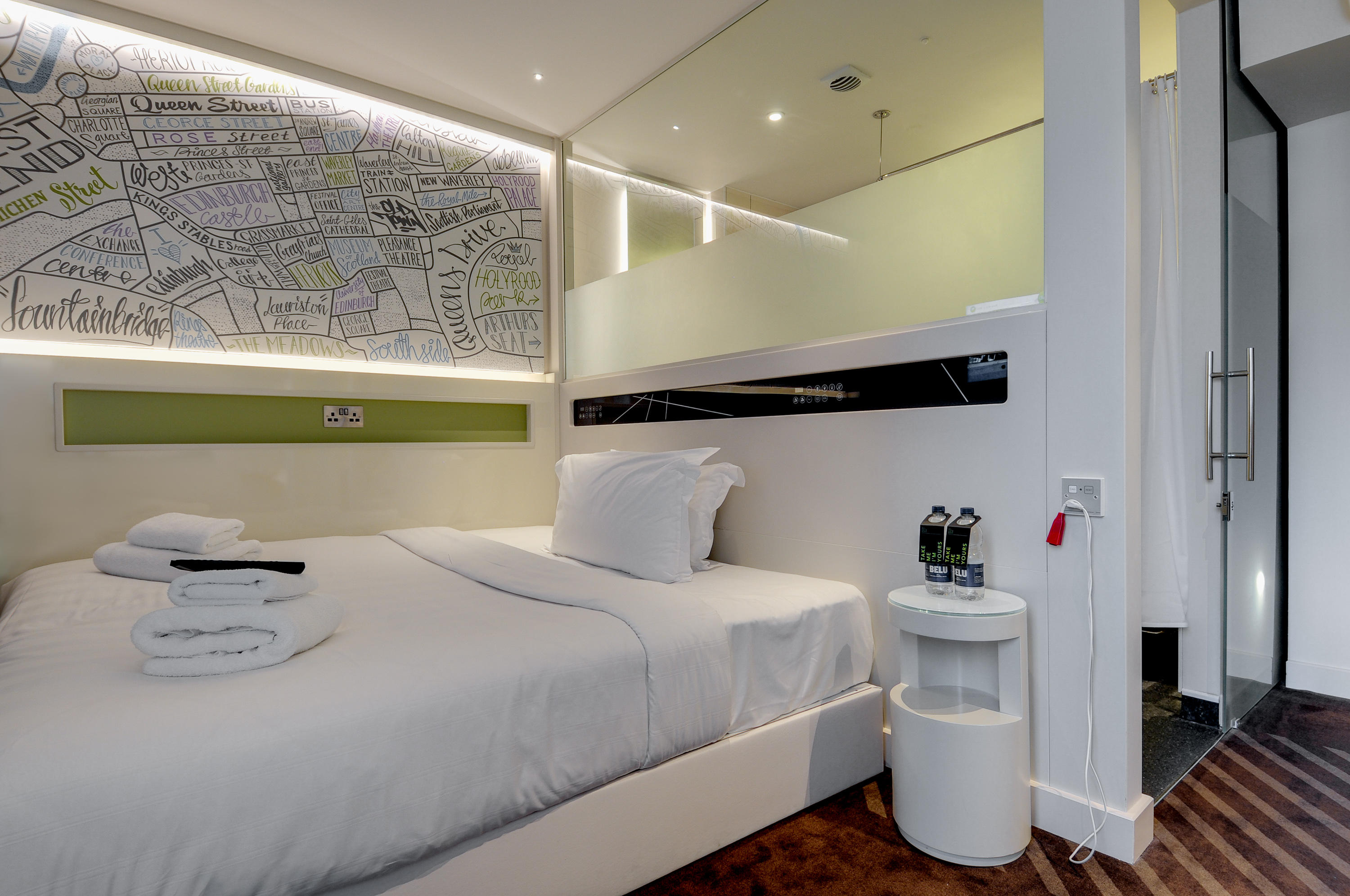 Фото Hub by Premier Inn London Goodge Street hotel