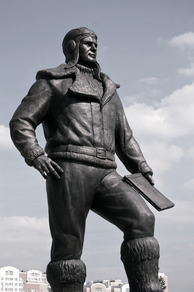 نصب تذكاري للحرب، مقبرة جماعية Monument to M. Vodopyanov ، موسكو، صورة