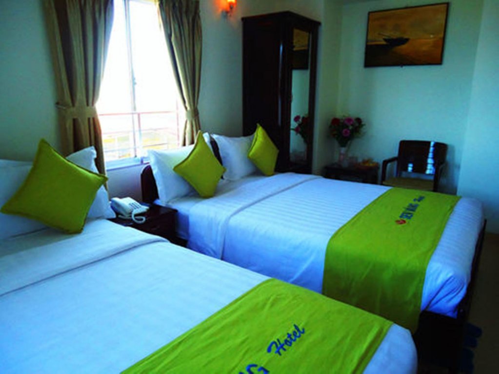 Фото Golden Lotus Hotel