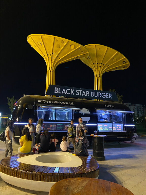 Tez ovqatlanish Blek Star Burger, Toshkent, foto