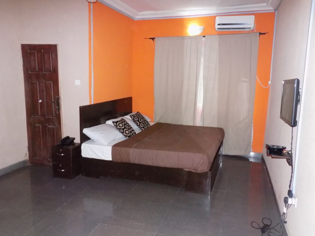 Фото Posh Apartments Bussiness Hotel