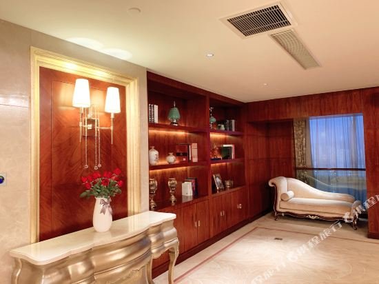 Фото Howard Johnson Tropical Garden Plaza Kunming