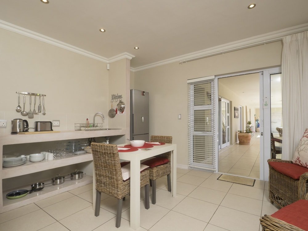 Фото Bahari Beach House