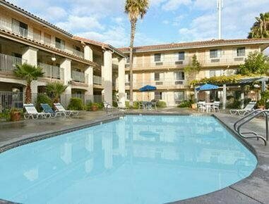 Гостиница Days Inn by Wyndham San Jose Airport в Сан-Хосе