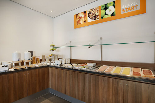 Гостиница Holiday Inn Express Bremen Airport by IHG в Дельменхорсте