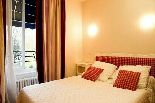 Гостиница Hotel Robic в Понтиви