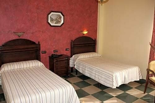 Гостиница Hotel Frijon в Сафре