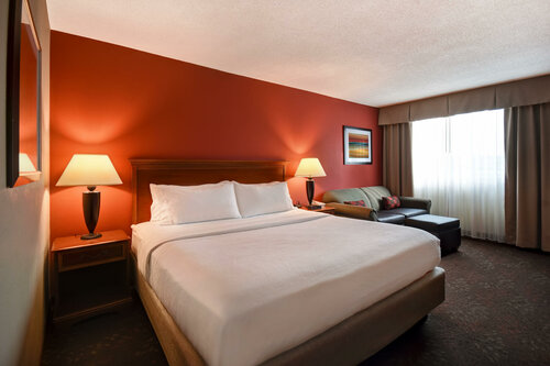 Гостиница Holiday Inn Cincinnati-Riverfront в Ковингтоне